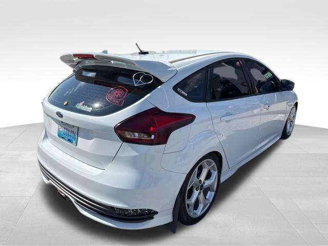Photo of 2016 Oxford White Ford Focus ST