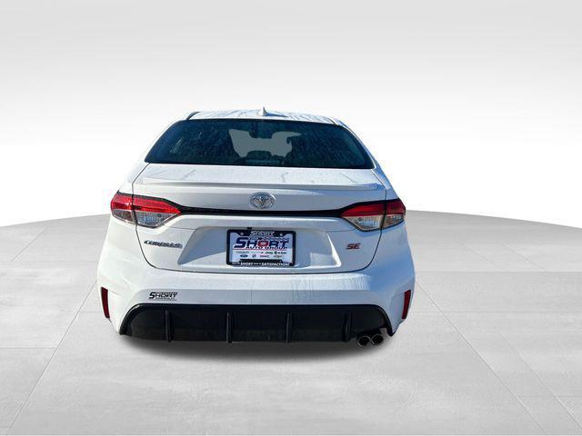 Photo of 2024 White Toyota Corolla