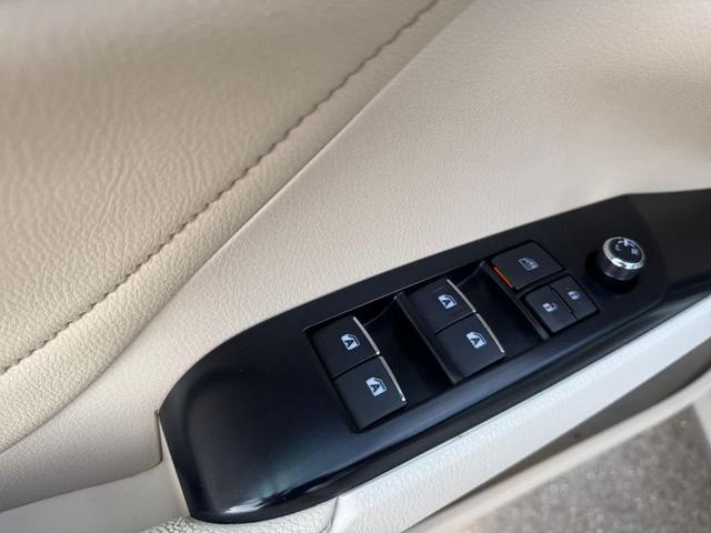 Photo of 2018 Celestial Silver Metallic Toyota Camry