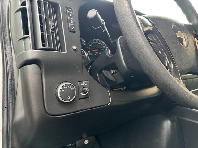 Photo of 2008 Summit White Chevrolet Express 3500