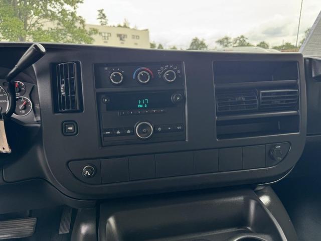 Photo of 2008 Summit White Chevrolet Express 3500