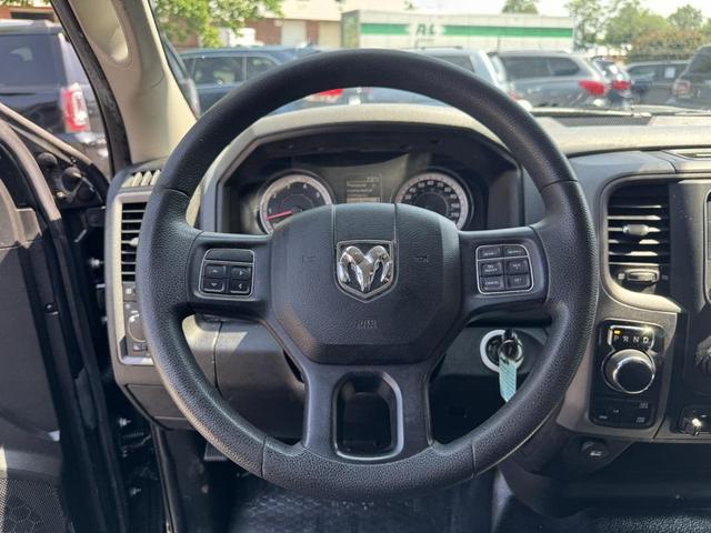 Photo of 2020 Diamond Black Crystal Pearlcoat RAM 1500