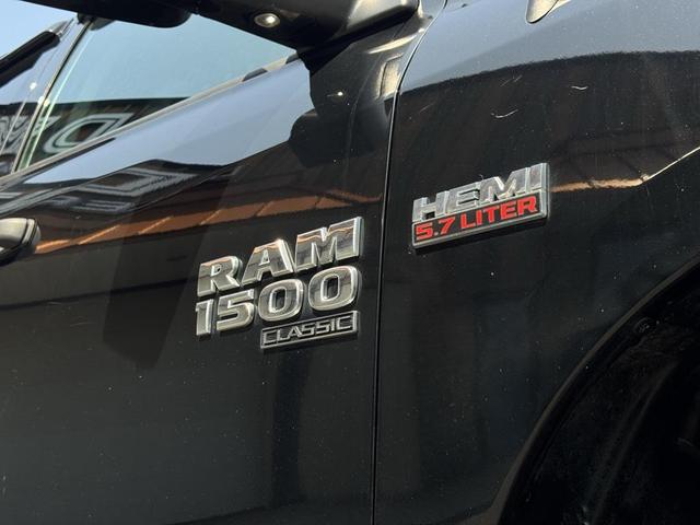 Photo of 2020 Diamond Black Crystal Pearlcoat RAM 1500