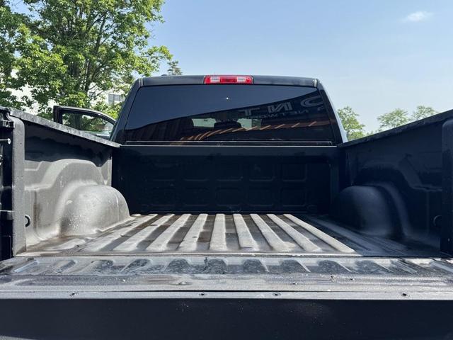 Photo of 2020 Diamond Black Crystal Pearlcoat RAM 1500