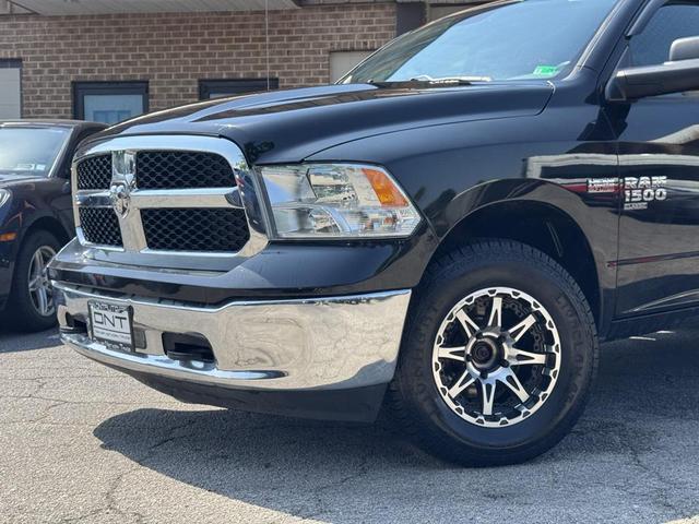 Photo of 2020 Diamond Black Crystal Pearlcoat RAM 1500