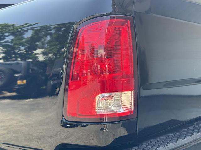 Photo of 2020 Diamond Black Crystal Pearlcoat RAM 1500