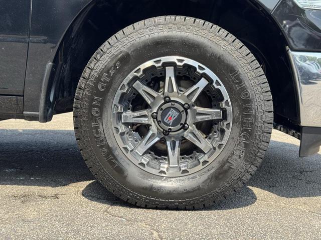 Photo of 2020 Diamond Black Crystal Pearlcoat RAM 1500