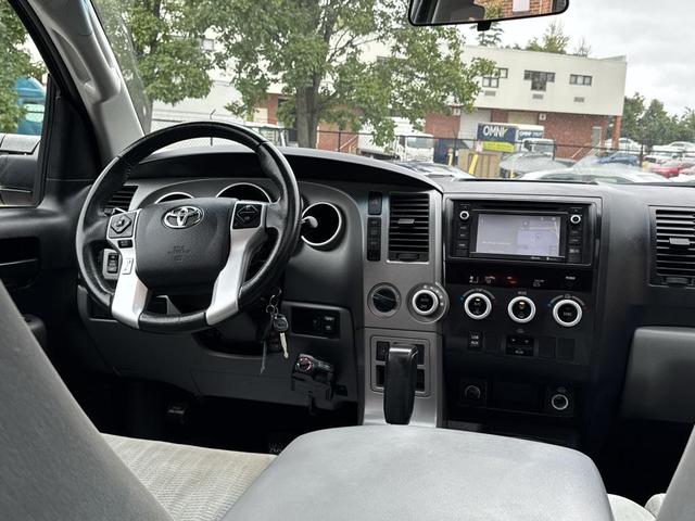 Photo of 2015 Black Toyota Sequoia