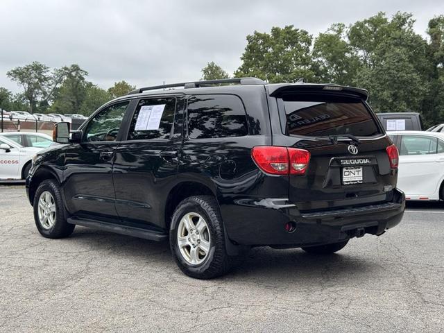 Photo of 2015 Black Toyota Sequoia