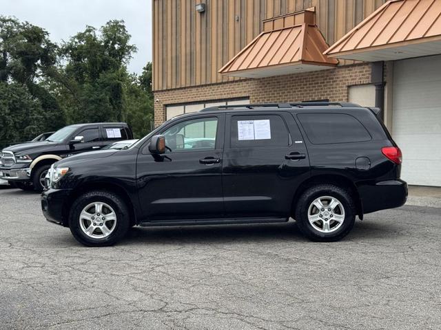 Photo of 2015 Black Toyota Sequoia