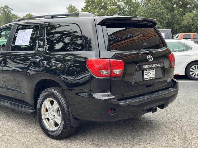 Photo of 2015 Black Toyota Sequoia