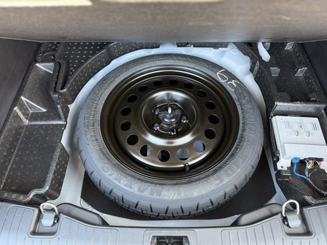 Photo of 2023 STAR WHITE METALLIC TRI-COAT Ford Escape