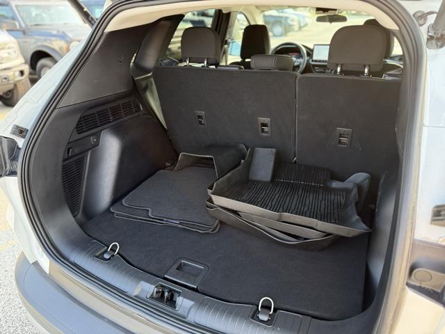 Photo of 2023 STAR WHITE METALLIC TRI-COAT Ford Escape