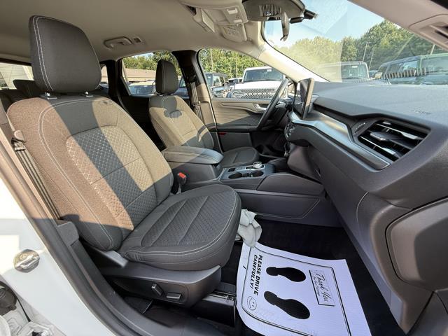 Photo of 2023 STAR WHITE METALLIC TRI-COAT Ford Escape