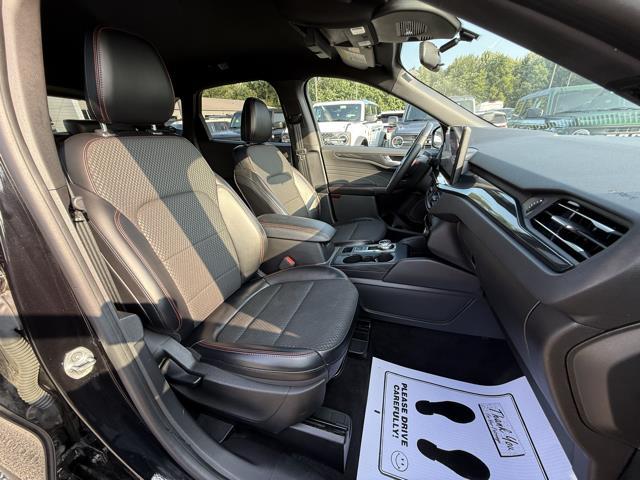 Photo of 2023 AGATE BLACK METALLIC Ford Escape