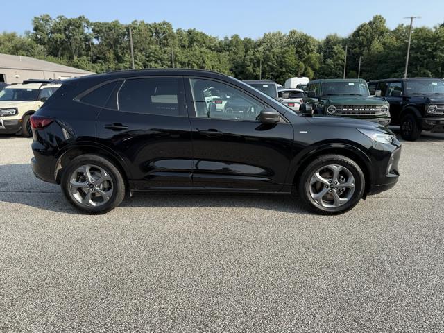 Photo of 2023 AGATE BLACK METALLIC Ford Escape