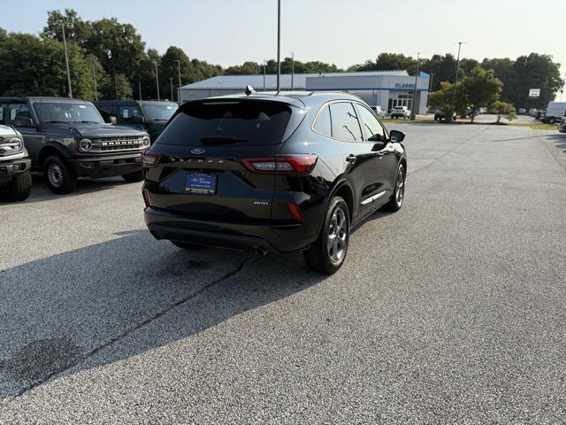 Photo of 2023 AGATE BLACK METALLIC Ford Escape