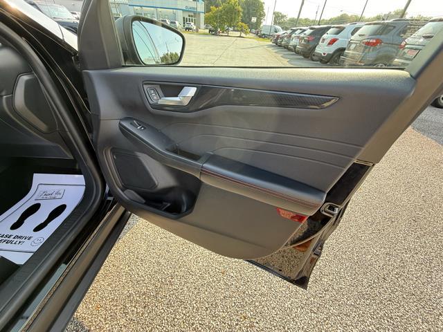 Photo of 2023 AGATE BLACK METALLIC Ford Escape