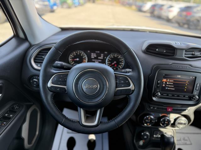 Photo of 2016 Alpine White Jeep Renegade