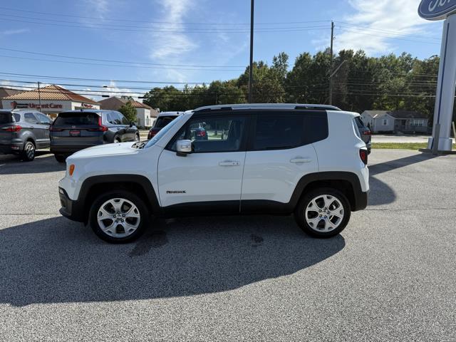 Photo of 2016 Alpine White Jeep Renegade