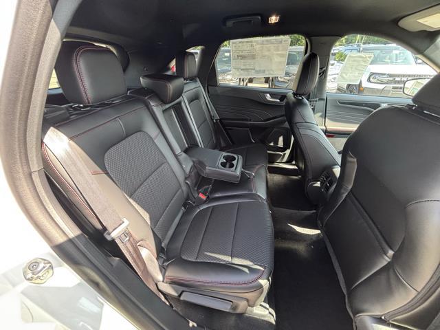Photo of 2025 STAR WHITE METALLIC TRI-COAT Ford Escape