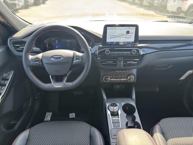 Photo of 2025 STAR WHITE METALLIC TRI-COAT Ford Escape