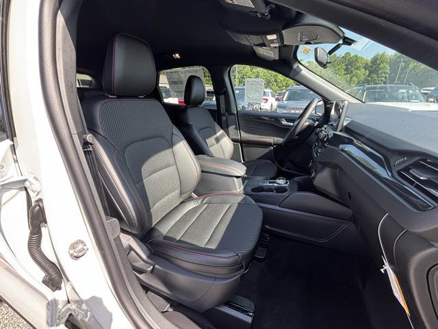 Photo of 2025 STAR WHITE METALLIC TRI-COAT Ford Escape