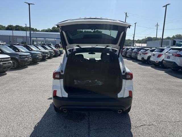 Photo of 2025 STAR WHITE METALLIC TRI-COAT Ford Escape