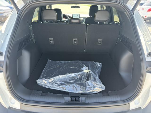 Photo of 2025 STAR WHITE METALLIC TRI-COAT Ford Escape