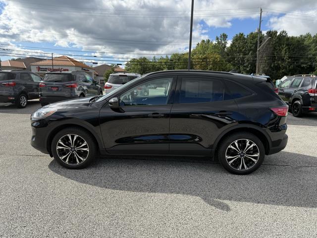 Photo of 2022 AGATE BLACK METALLIC Ford Escape