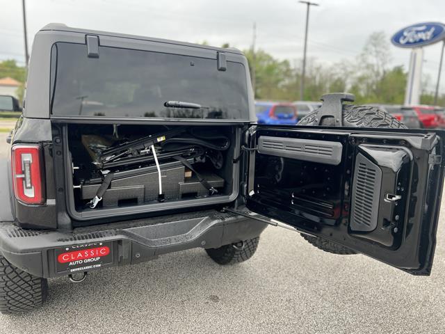 Photo of 2024 SHADOW BLACK Ford Bronco