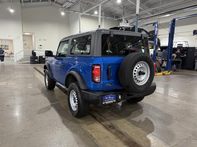 Photo of 2022 VELOCITY BLUE METALLIC Ford Bronco