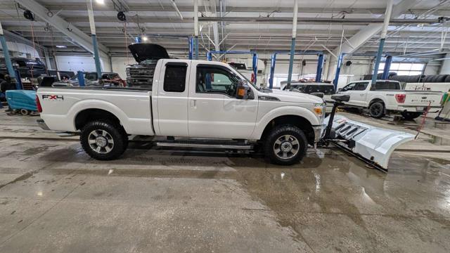 Photo of 2011 WHITE PLATINUM MET TRI-COAT Ford F-250