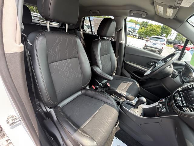 Photo of 2022 Summit White Chevrolet Trax