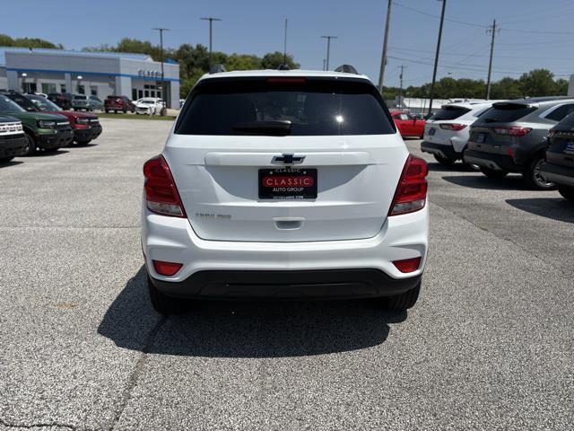 Photo of 2022 Summit White Chevrolet Trax