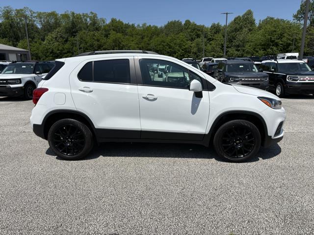 Photo of 2022 Summit White Chevrolet Trax