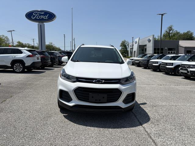Photo of 2022 Summit White Chevrolet Trax
