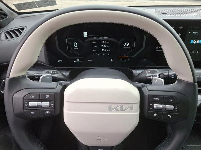Photo of 2025 Currant Red Kia K4