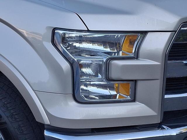 Photo of 2017 Oxford White Ford F-150