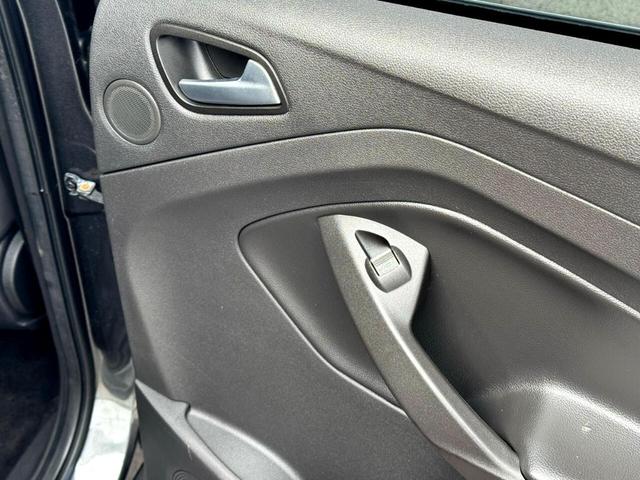 Photo of 2017 Gray Ford Escape
