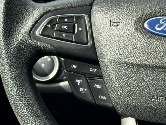 Photo of 2017 Gray Ford Escape