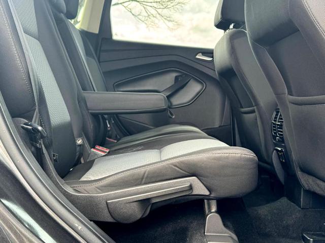 Photo of 2017 Gray Ford Escape