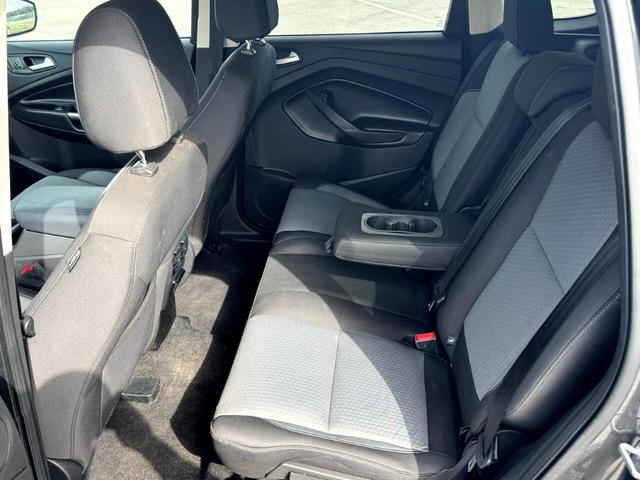 Photo of 2017 Gray Ford Escape