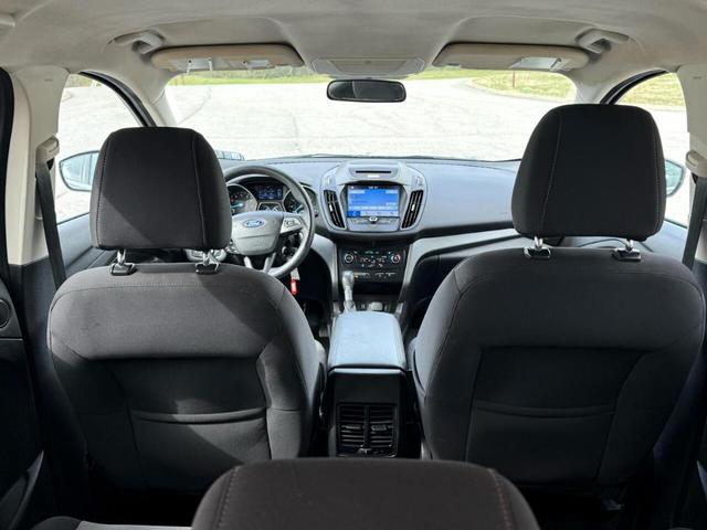 Photo of 2017 Gray Ford Escape