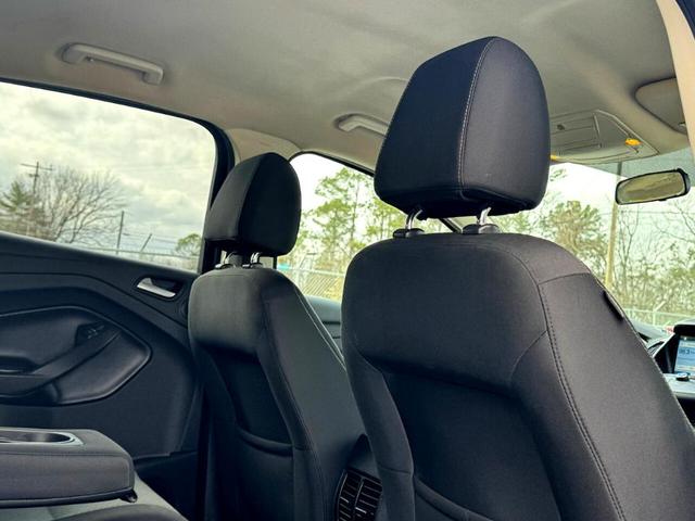 Photo of 2017 Gray Ford Escape