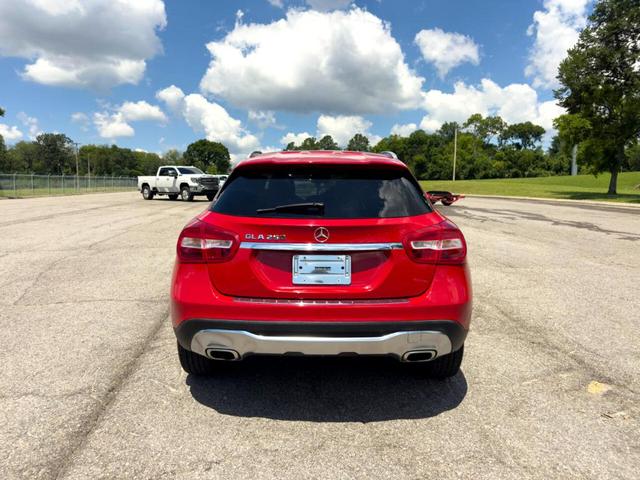 Photo of 2018 Red Mercedes-Benz GLA 250