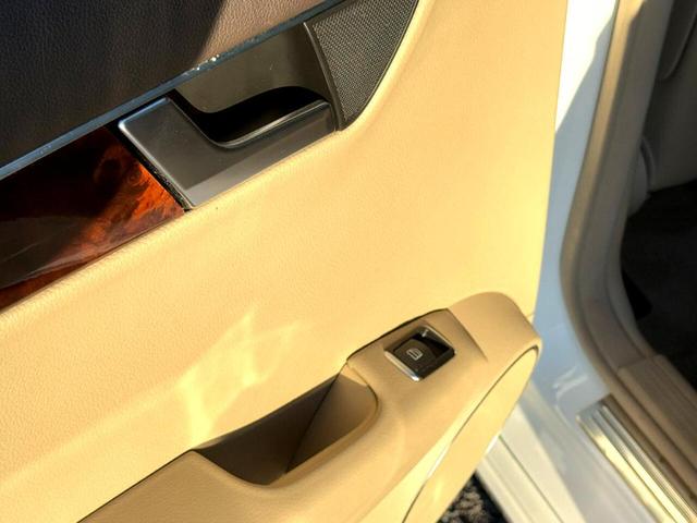 Photo of 2013 White Mercedes-Benz C-Class