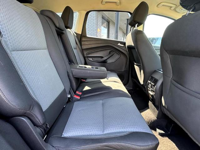Photo of 2017 Gray Ford Escape