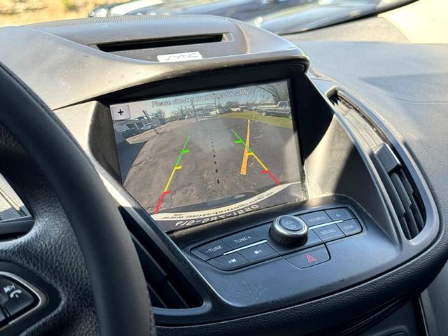Photo of 2017 Gray Ford Escape