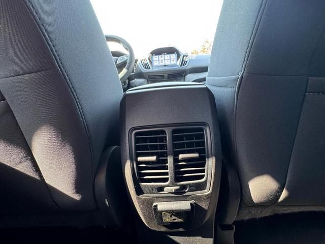 Photo of 2017 Gray Ford Escape